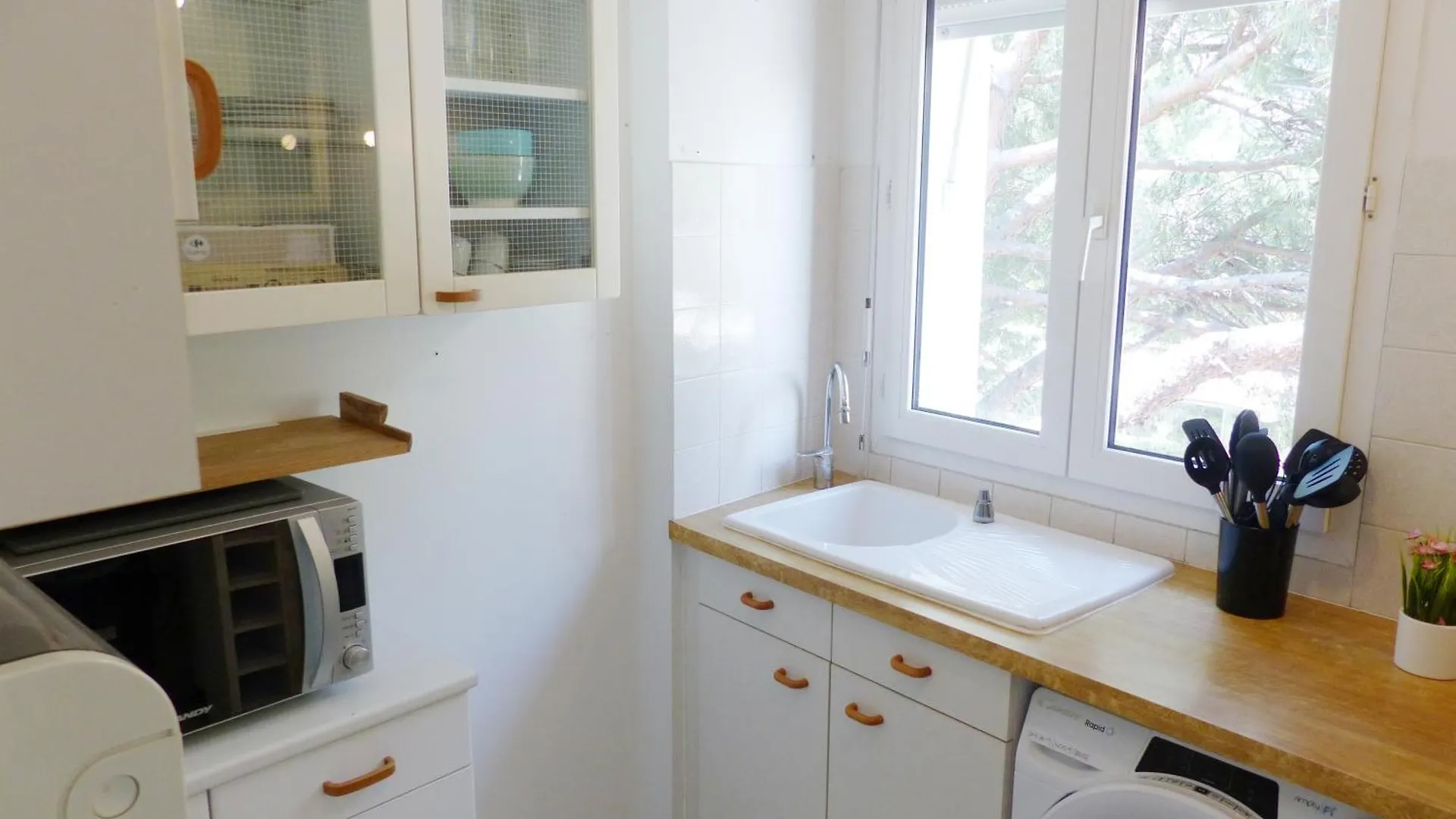 T2 Appart Echap'Belle Mousquetaire - Terrasse Clim Wifi - 100M De La Plage - Capitalchic Services Frejus Apartment
