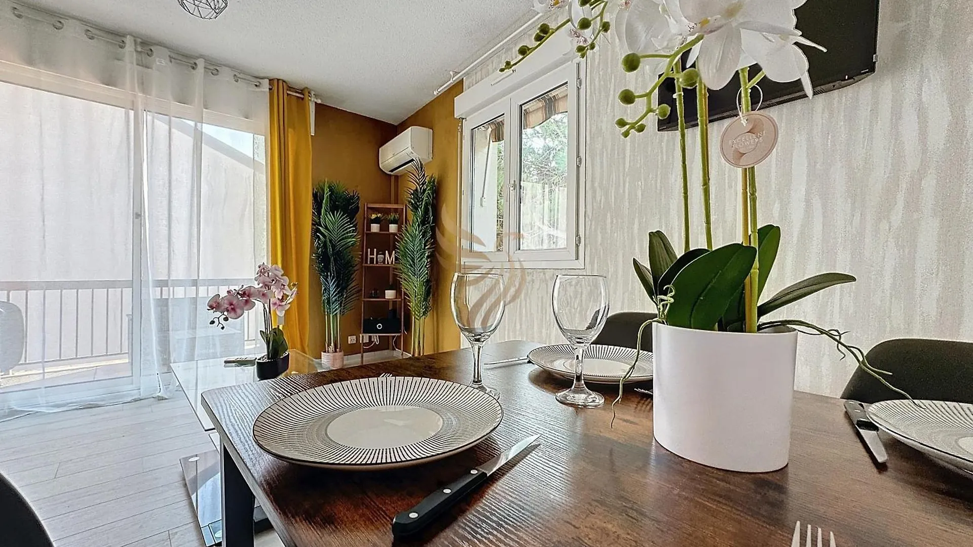 Apartment T2 Appart Echap'Belle Mousquetaire - Terrasse Clim Wifi - 100M De La Plage - Capitalchic Services Frejus