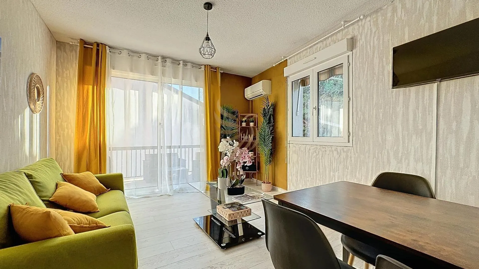 Apartment T2 Appart Echap'Belle Mousquetaire - Terrasse Clim Wifi - 100M De La Plage - Capitalchic Services Frejus